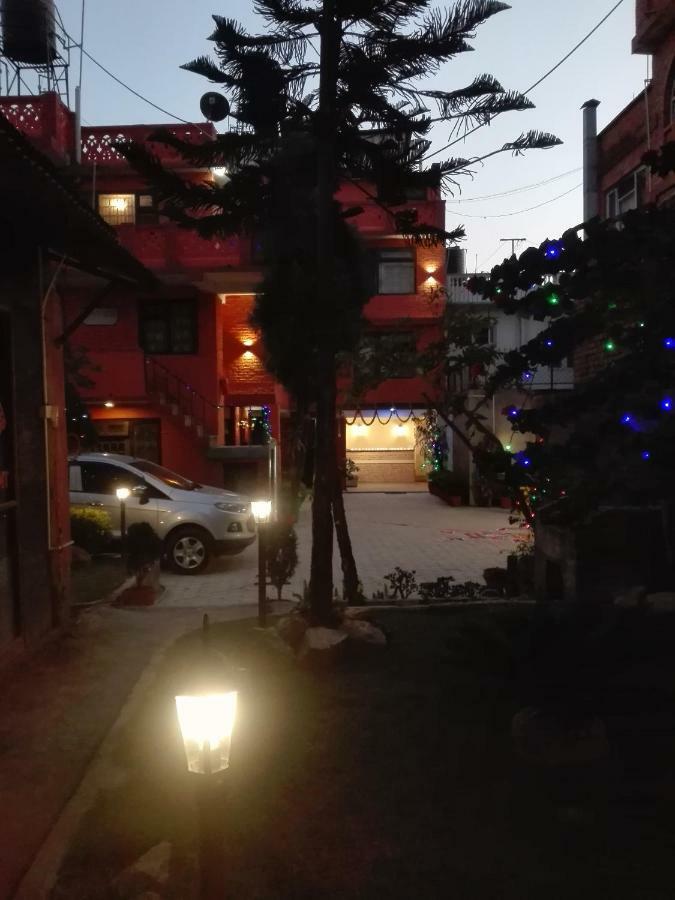 Hotel Siraaj 랄릿푸르 외부 사진
